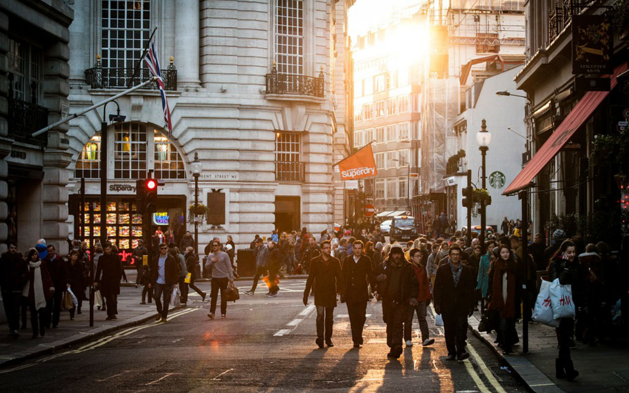 Pessoas andando na Rua / Foto: Pixabay