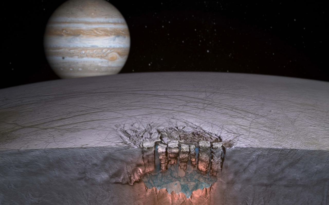 Arte conceitual que ilustra a superfície da lua Europa com Júpiter ao fundo