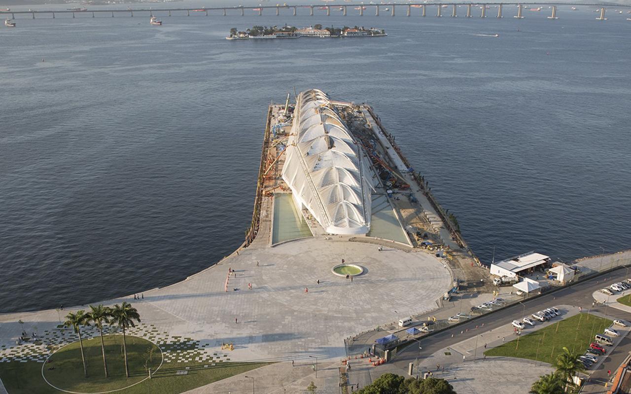 A Baía de Guanabara e seu novo morador, o Museu do Amanhã / Foto: Thales Leite