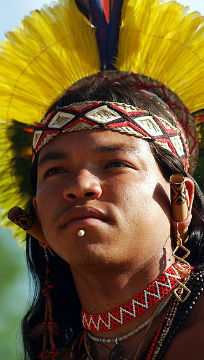 Índios da etnia Terena na cerimônia de encerramento da nona edição dos Jogos dos Povos Indígenas (Olinda PE) / Foto: Valter Campanato/ABr