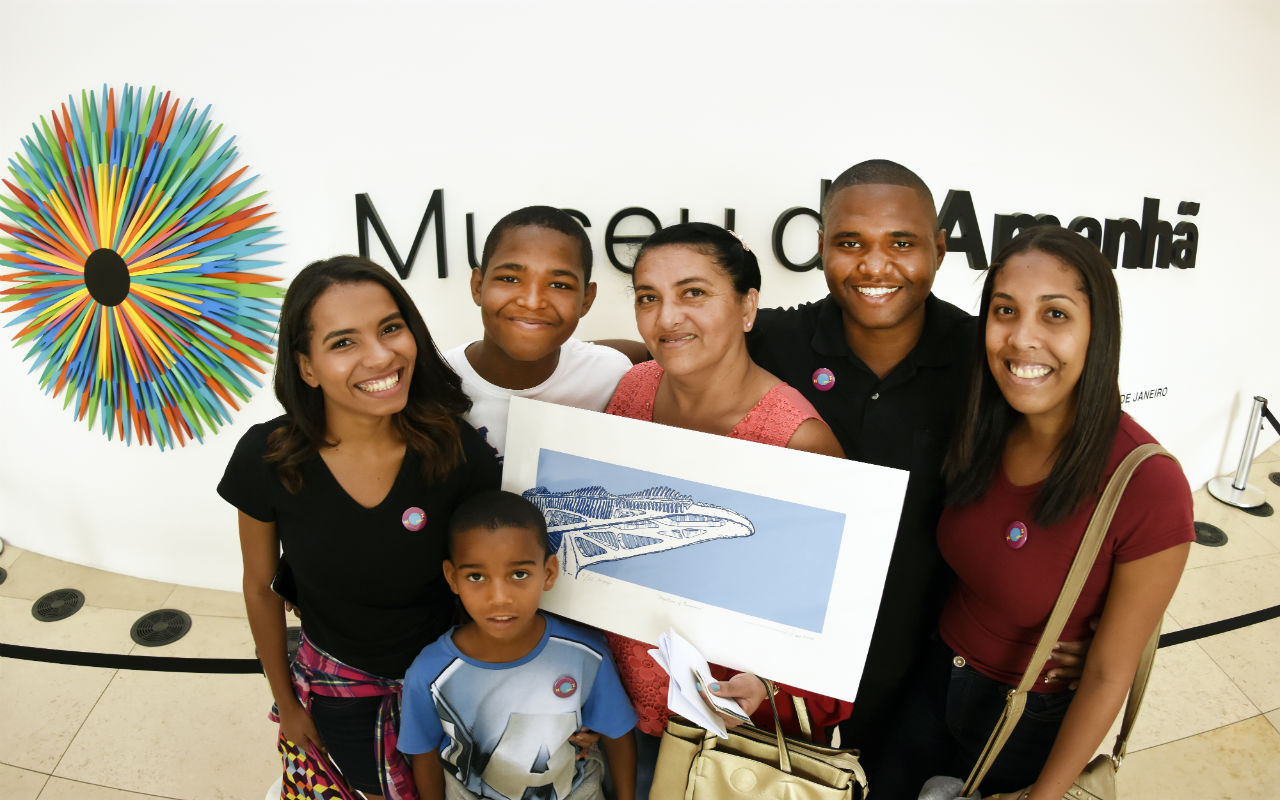 Família do milionésimo visitante no Museu do Amanhã / Foto: Guarim de Lorena 